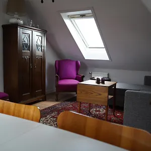 Homely 2 Close To Center Apartment