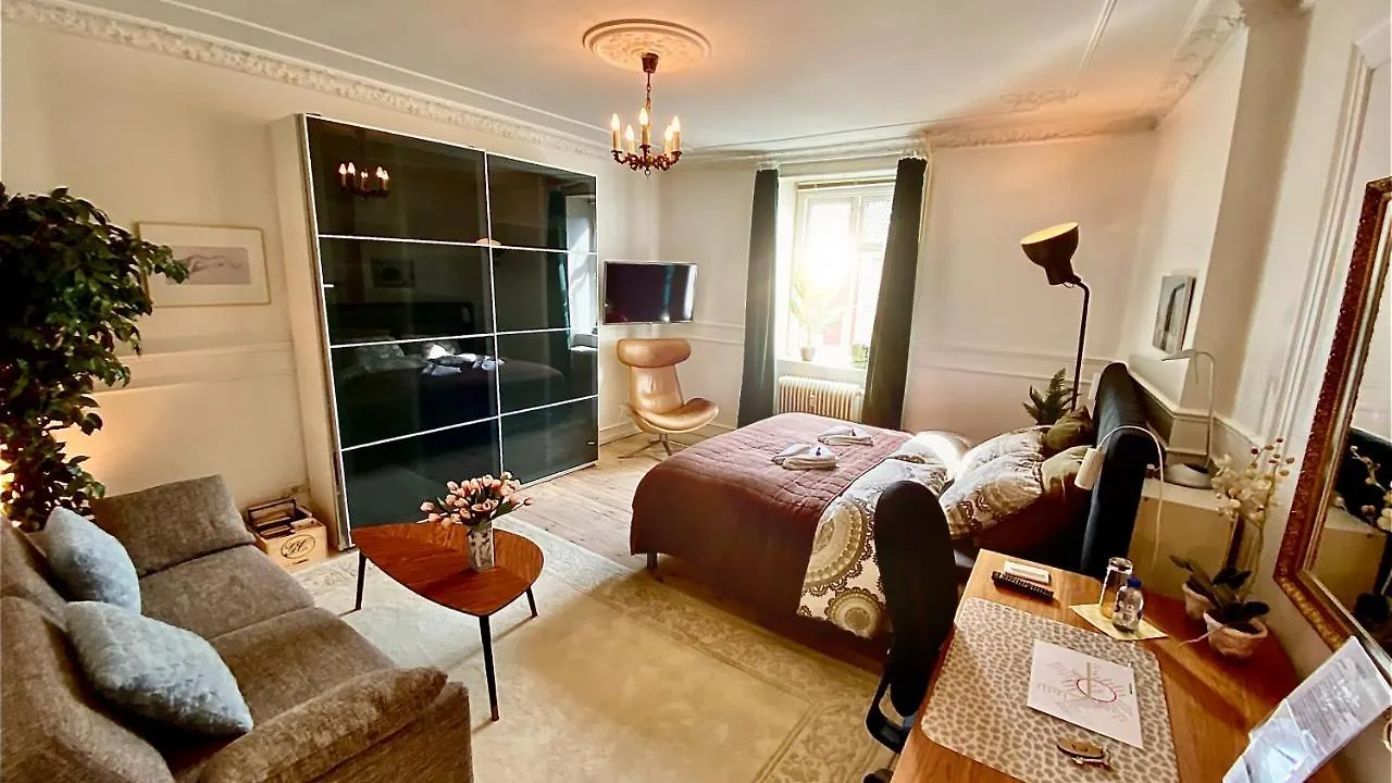 Four Individual Beautiful Spacious Rooms In Stylish Apartment Copenhagen